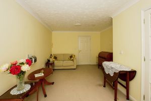 LIVING ROOM- click for photo gallery